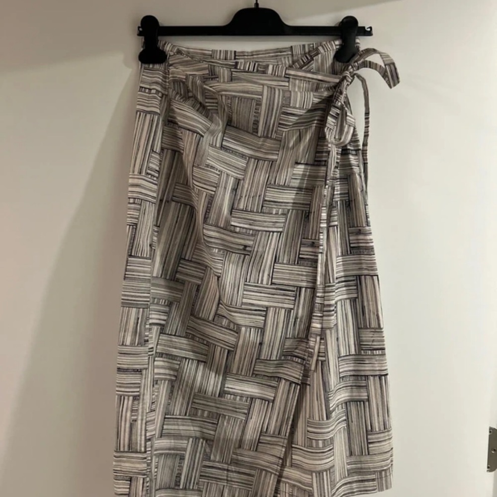 COS Gray and White A-Line Skirt
